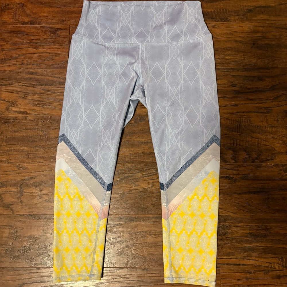 ALO Yoga blue  and Yellow Patterned Leggings tree sky
